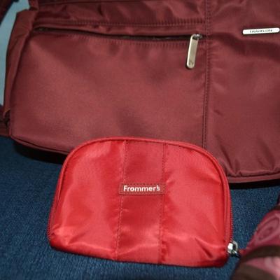 LOT 615 TOTE BAGS AND UMBRELLA