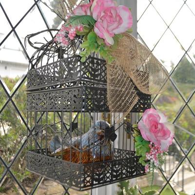LOT 622    BIRD CAGE DECOR