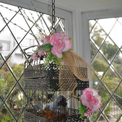 LOT 622    BIRD CAGE DECOR