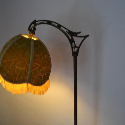 LOT 626.    57" FLOOR LAMP