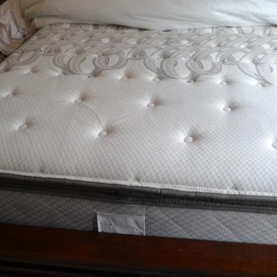 LOT 629. QUEEN SIZE BED WITH MATTRESS AND PLATFORM WITH STORAGE