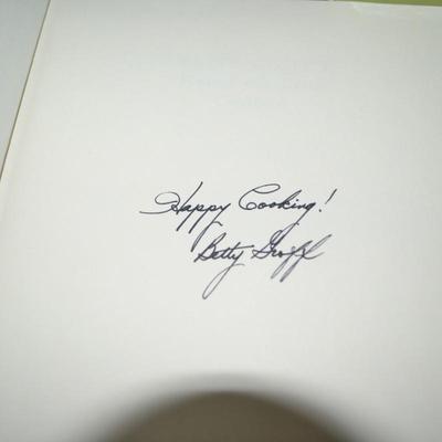 LOT 630. COLLECTION OF 20 BOOKS