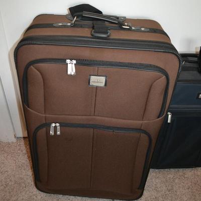 LOT 643. TWO PIECES OF LUGGAGE