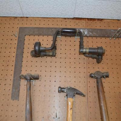 LOT 652. COLLECTION OF HAND TOOLS