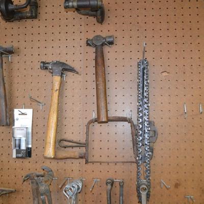 LOT 652. COLLECTION OF HAND TOOLS