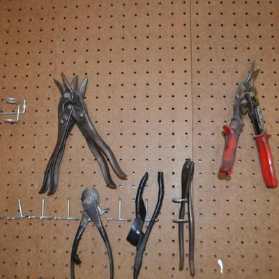 LOT 652. COLLECTION OF HAND TOOLS