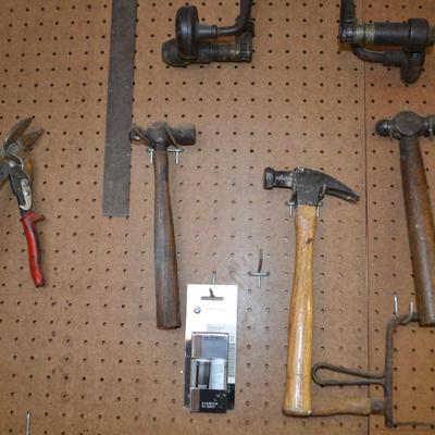 LOT 652. COLLECTION OF HAND TOOLS