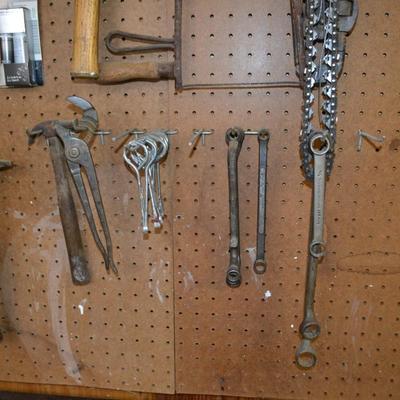 LOT 652. COLLECTION OF HAND TOOLS