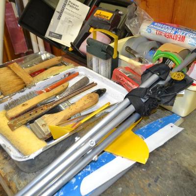 LOT 653 PAINTING RELATED TOOLS