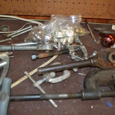 LOT 654 VARIOUS HAND TOOLS, CAR CLUB AND HARDWARE