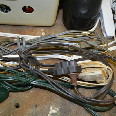 LOT 657. VARIOUS WIRES AND POWER CORDS