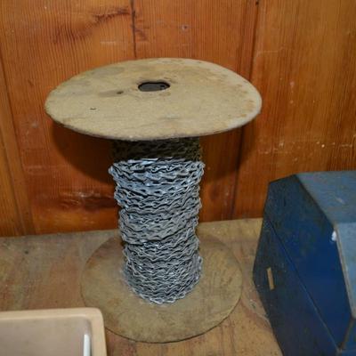 LOT 658. TOOLS, TOOL BOX AND SHOP GEAR