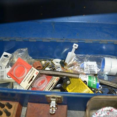 LOT 658. TOOLS, TOOL BOX AND SHOP GEAR