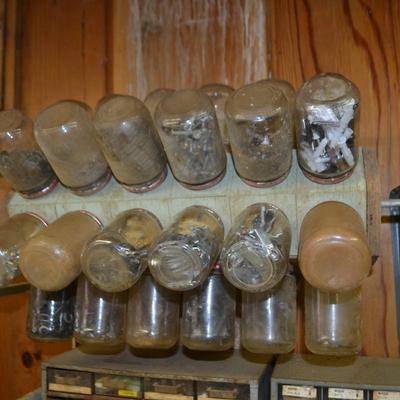 LOT 659. HARDWARE AND HARDWARE ORGANIZERS