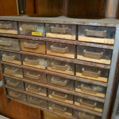 LOT 659. HARDWARE AND HARDWARE ORGANIZERS