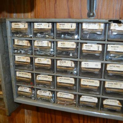 LOT 659. HARDWARE AND HARDWARE ORGANIZERS