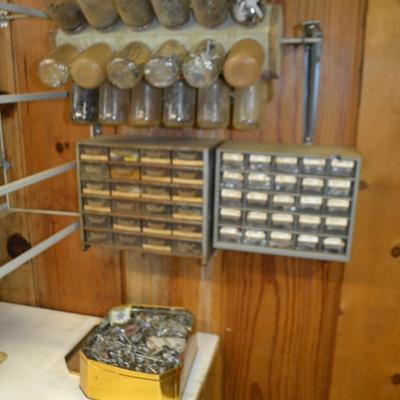 LOT 659. HARDWARE AND HARDWARE ORGANIZERS