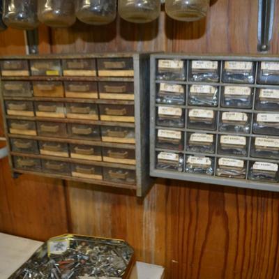 LOT 659. HARDWARE AND HARDWARE ORGANIZERS
