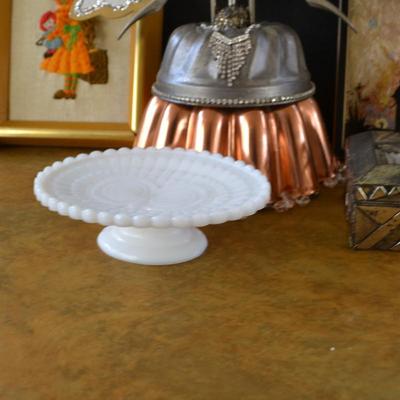 LOT 673. HOME DECOR