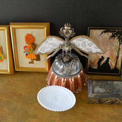 LOT 673. HOME DECOR
