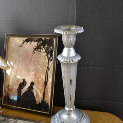 LOT 673. HOME DECOR