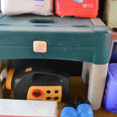 LOT 675. MISC ITEMS AND UNTESTED RADIO