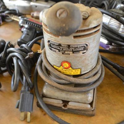 LOT 677. VINTAGE HAND POWER TOOLS AND PLANE