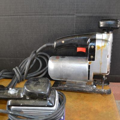 LOT 677. VINTAGE HAND POWER TOOLS AND PLANE