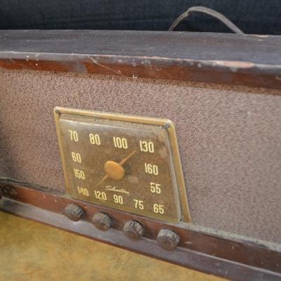 LOT 678. THREE VINTAGE RADIOS (PARTS ONLY OR REPAIR)