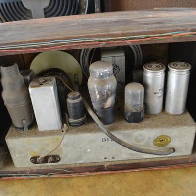 LOT 678. THREE VINTAGE RADIOS (PARTS ONLY OR REPAIR)