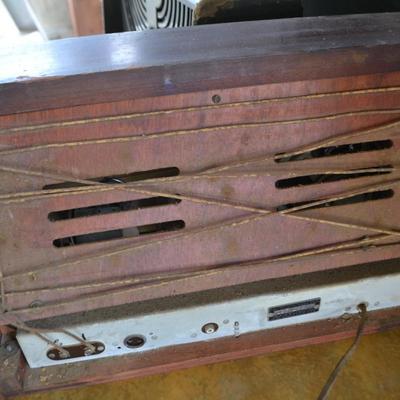 LOT 678. THREE VINTAGE RADIOS (PARTS ONLY OR REPAIR)