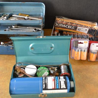 LOT 679. TOOLS, BATTERIES AND TOOL BOX