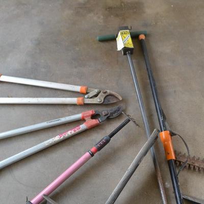 LOT 684. YARD AND GARDEN TOOLS
