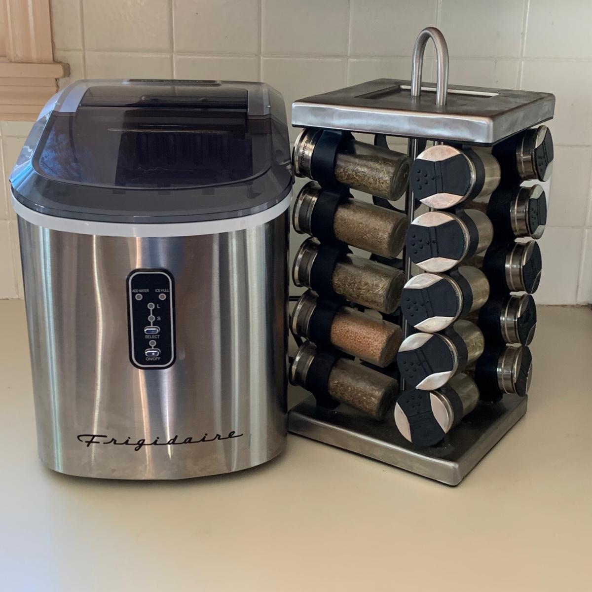 LOT 66 Frigidaire Ice Maker EFIC103AMZSC & Spinning Spice Holder