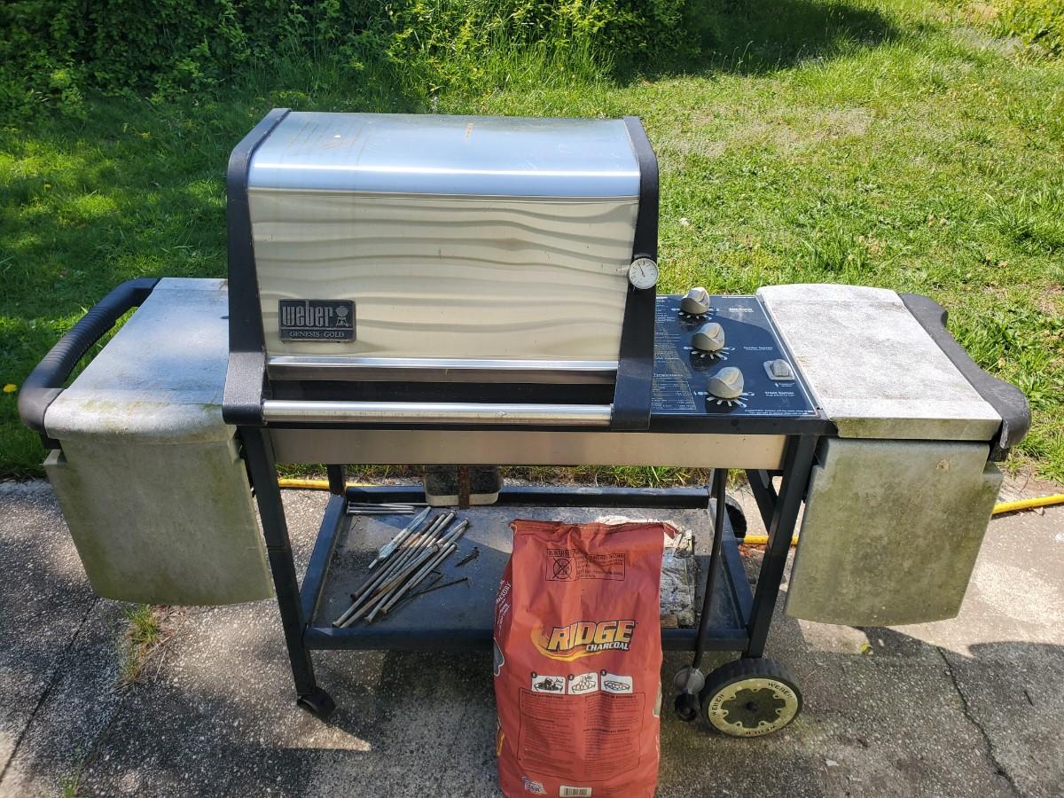 LOT 26 Weber Genesis Gold Grill