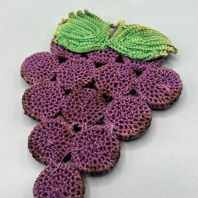 Vintage Handmade Crochet Bottle Cap Purple Grapes Mug Pot Holder Decor