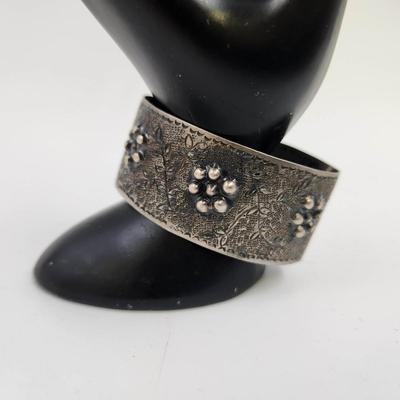 HANDCRAFTED STERLING SILVER BRACELET