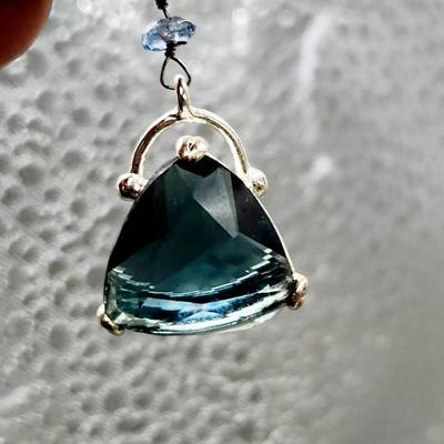 BEAUTIFUL GLASS CUT BEADED NECKLACE