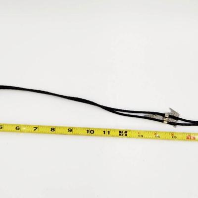 EGE 89 PEWTER HOWLING WOLF LEATHER BOLO TIE