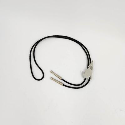EGE 89 PEWTER HOWLING WOLF LEATHER BOLO TIE