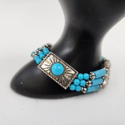 FAUX TURQUOISE & SILVERTONED BEADED BRACELET