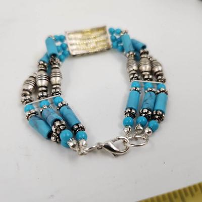 FAUX TURQUOISE & SILVERTONED BEADED BRACELET