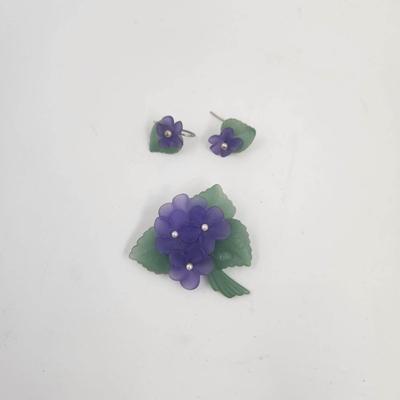 BEAUTIFUL RESIN LILAC FLOWERED BROOCH & EARRINGS SET