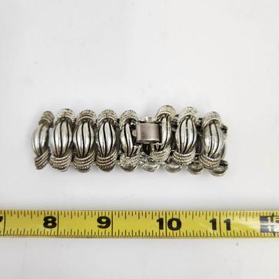 VINTAGE CORA SILVERTONED LINK BRACELET