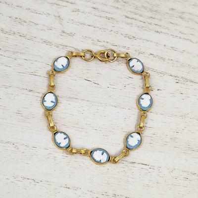 VINTAGE BLUE & WHITE CAMEO GOLD TONED BRACELET