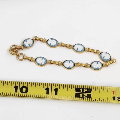 VINTAGE BLUE & WHITE CAMEO GOLD TONED BRACELET