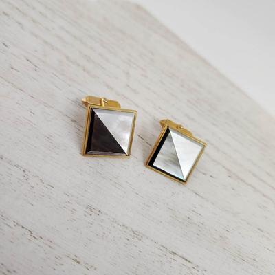 VINTAGE 2 TONE PEARL & GOLD TONED CUFF LINKS