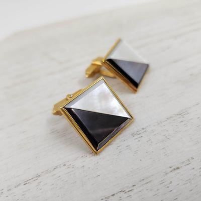 VINTAGE 2 TONE PEARL & GOLD TONED CUFF LINKS