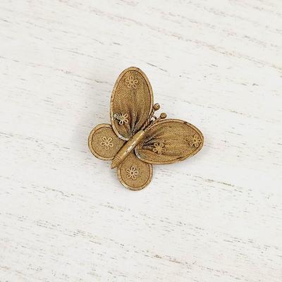 VINTAGE GOLD TONED MESH BUTTERFLY BROOCH