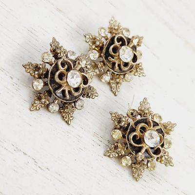 VINTAGE GOLD TONED STAR PINS